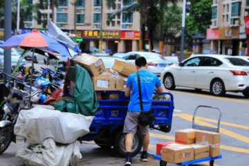 智能快遞柜收費(fèi)常態(tài)化！“兩通一達(dá)” 自有快遞柜品牌兇狠來(lái)襲！