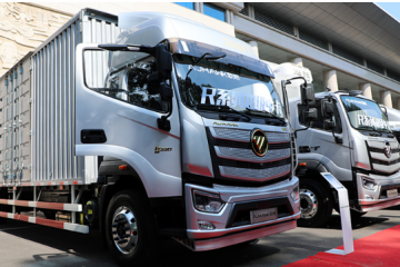 吹響沖刺千萬臺集結號   福田汽車第9980666輛&歐航第20000臺超級中卡閃耀下線