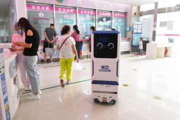 醫院來了機器人 送藥跑腿好助手