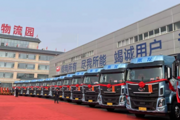 3月開門紅 40臺乘龍燃氣重卡山西交付