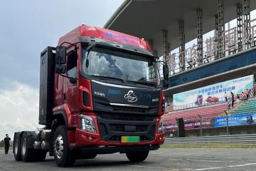 新能源賺錢神器，乘龍H5換電牽引車助力卡友高效創(chuàng)富
